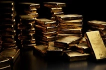 Gold back at $2,700 despite stubborn inflation