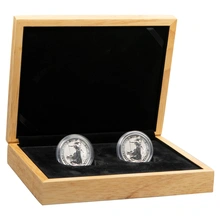 Large Oak Gift Box - 2 x 1oz Silver Coins 39mm